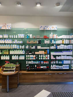 Rotunden-Apotheke-Wien-5263.jpg Rotunden-Apotheke-Wien-5263.jpg
